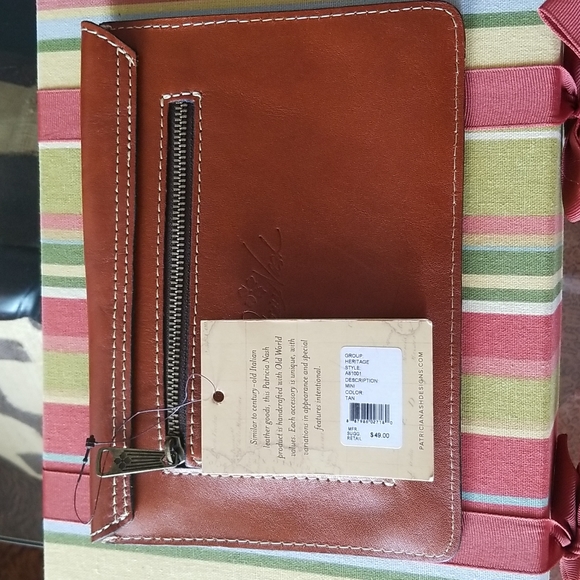 Patricia Nash Tech Portfolio for iPad Mini - Picture 2 of 2